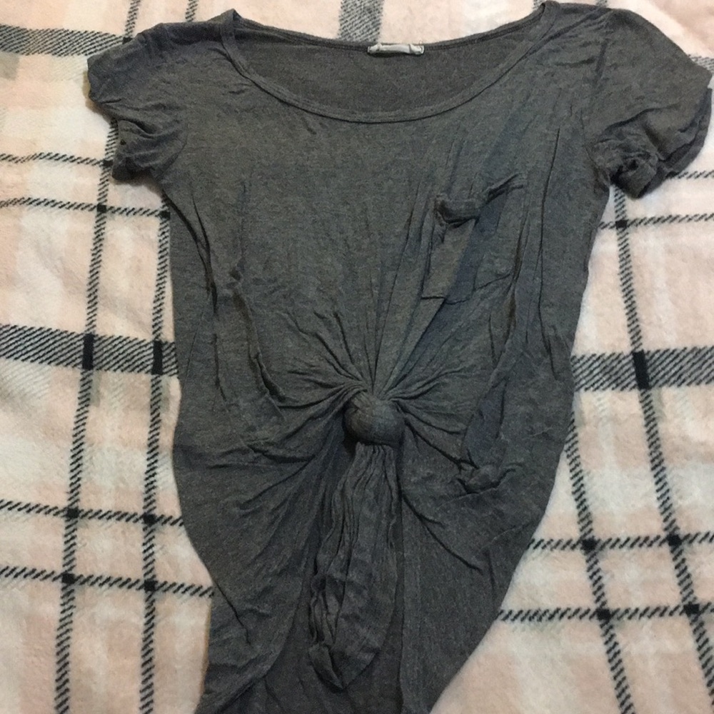 Gray short sleeve shirt